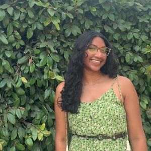 Meet your Posher, Claudia